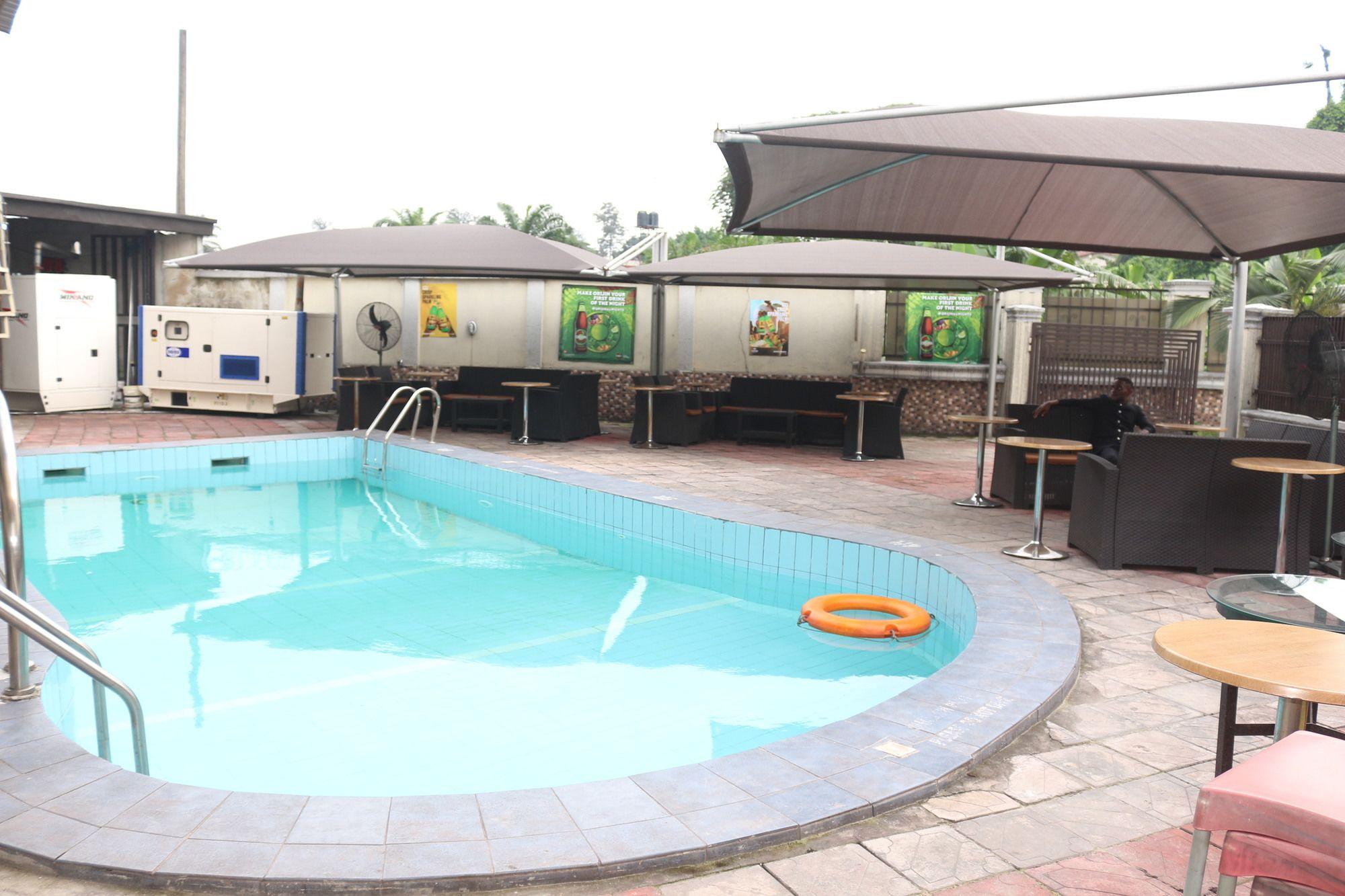 Royal Charlin Hotel And Suites Port Harcourt Bagian luar foto